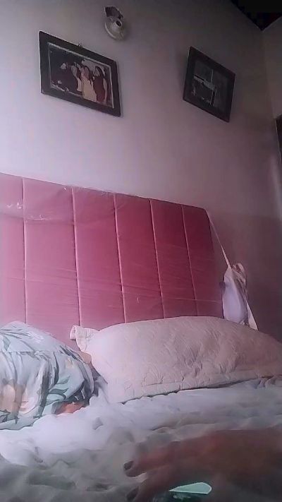 Reinalatina221 live cam on Cam4