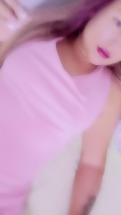 Reinalatina221 live cam on Cam4