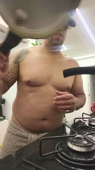 Reinaldosantos live cam on Cam4