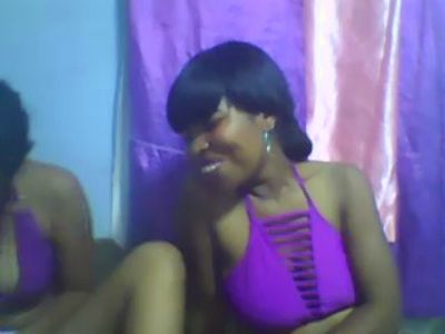 Reine2delice live cam on Cam4