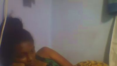 Reine2delice live cam on Cam4