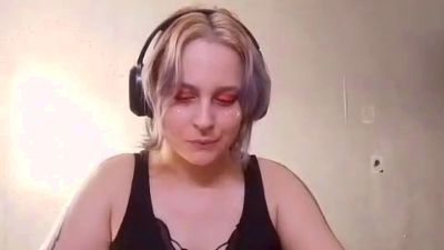 RennaTitch live cam on Cam4