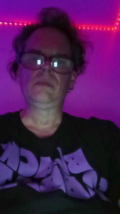 RenoSpunCumSlut live cam preview