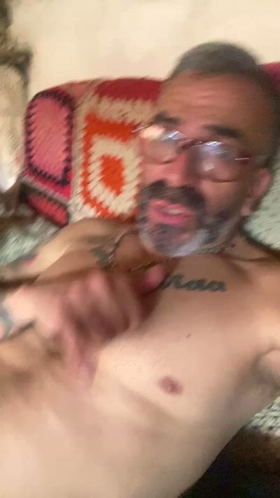 Renzo2025 live cam on Cam4