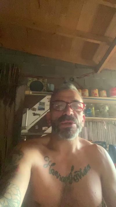 Renzo2025 live cam on Cam4
