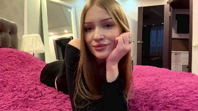 RevaBrumbach live cam on Cam4