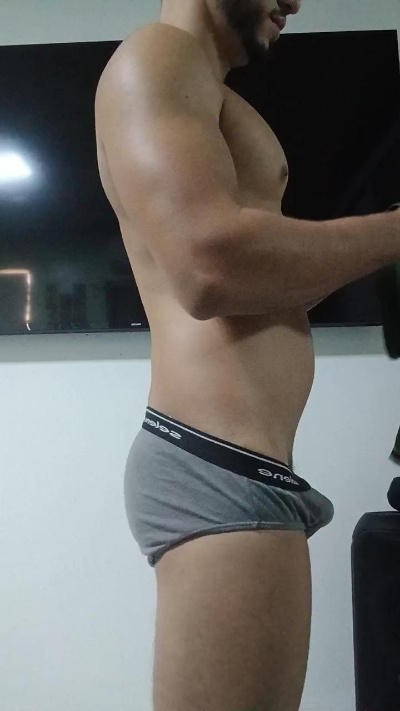 Revil7 live cam on Cam4