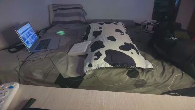 Revoltoso83 live cam on Cam4