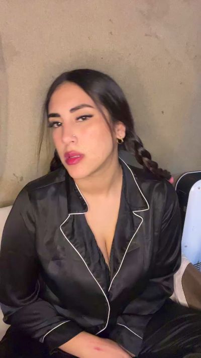 Reyna444 live cam on Cam4