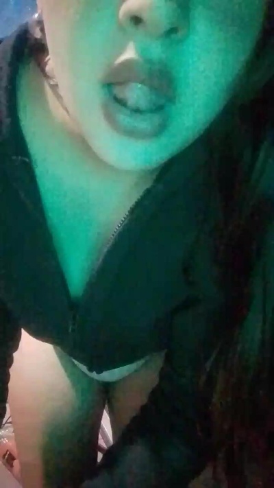 Reyna444 live cam on Cam4