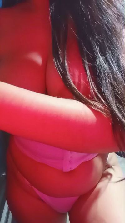Reyna444 live cam on Cam4