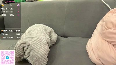 RhiannonTaruc live cam on Cam4