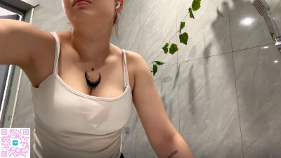 RhiannonTaruc live cam on Cam4