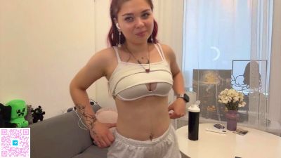 RhiannonTaruc live cam on Cam4