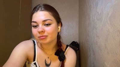 RhiannonTaruc live cam on Cam4