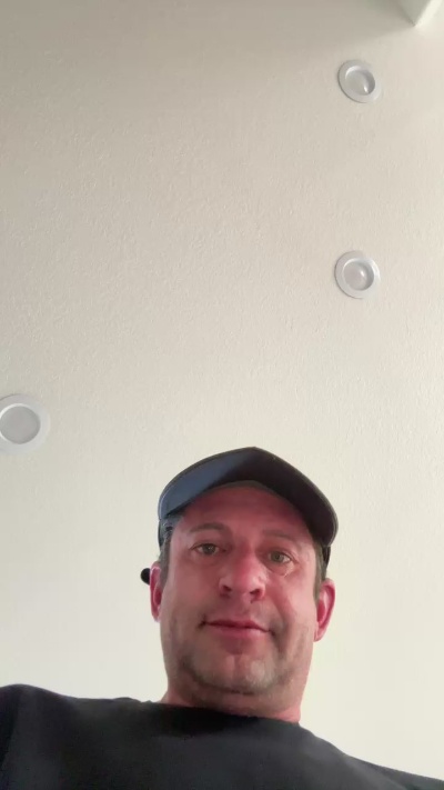 Rhinodaddy69 live cam on Cam4
