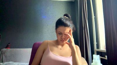 RiaDarakjy live cam on Cam4