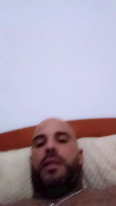 Ricardoviera69 live cam on Cam4