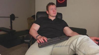 Richard_Dullas live cam on Cam4