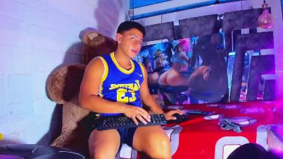 Richi_hottt live cam on Cam4
