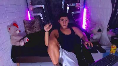 Richi_hottt live cam on Cam4