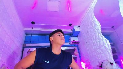 Richi_hottt live cam on Cam4
