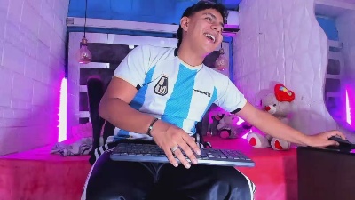 Richi_hottt live cam on Cam4