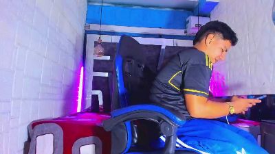 Richi_hottt live cam on Cam4