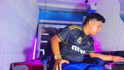 Richi_hottt live cam on Cam4