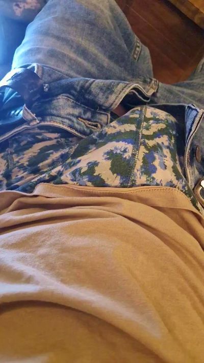 Rickie42years live cam on Cam4