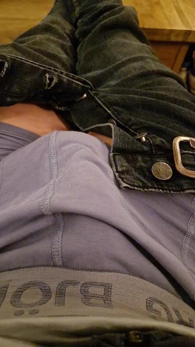 Rickie42years live cam on Cam4