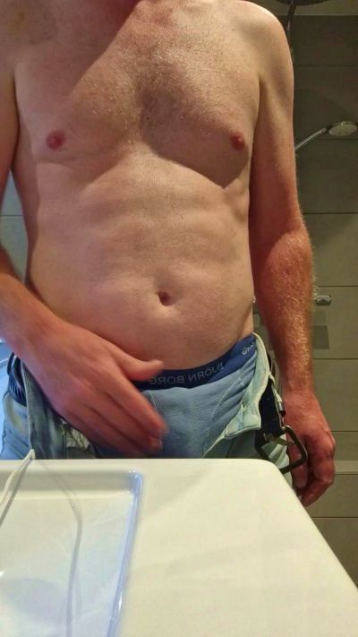 Rickie42years live cam on Cam4