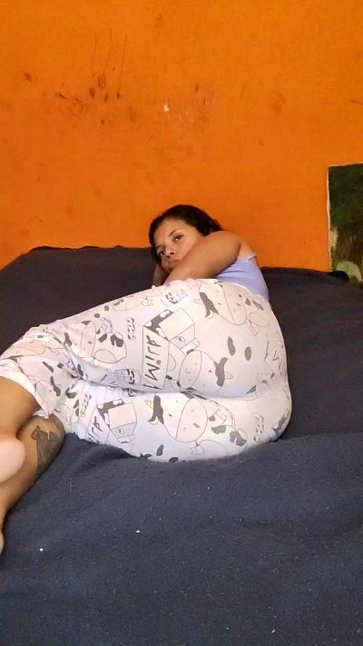 Riirii93 live cam on Cam4