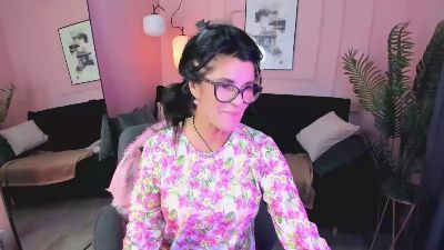 RikaCoutts live cam on Cam4