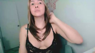 RiriStarr live cam on Cam4