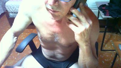 Roberto3102hot live cam on Cam4