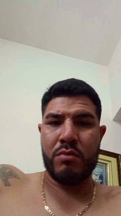 Roberto69hot live cam on Cam4