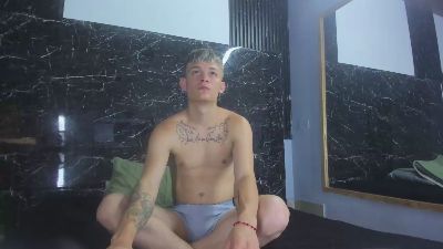 Robinlion91 live cam on Cam4