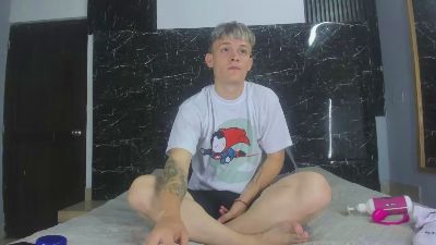 Robinlion91 live cam on Cam4