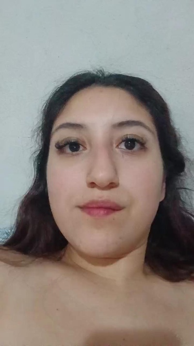 Rocio1_ – modello webcam dal vivo in evidenza su Server Cams (132 spettatori)