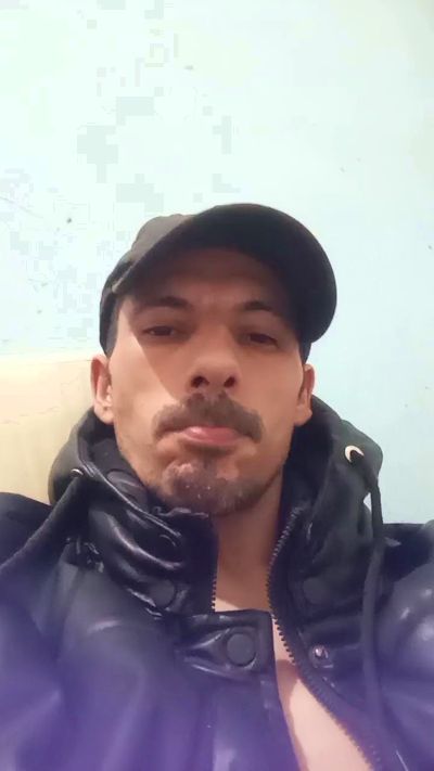 Rodrigo21CMGP live cam on Cam4