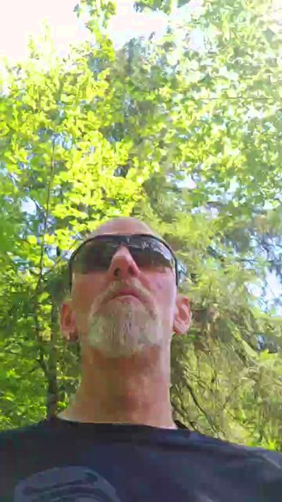 Roger202 live cam on Cam4