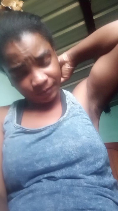 Roginah live cam on Cam4