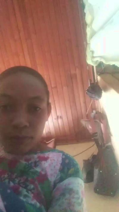 Roginah live cam on Cam4