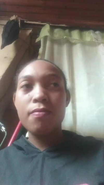 Roginah live cam on Cam4