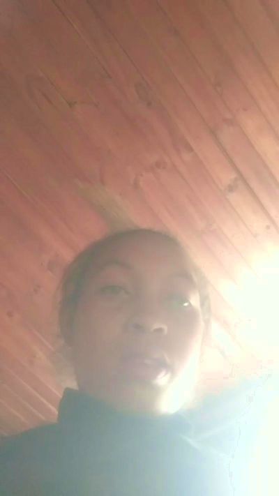 Roginah live cam on Cam4