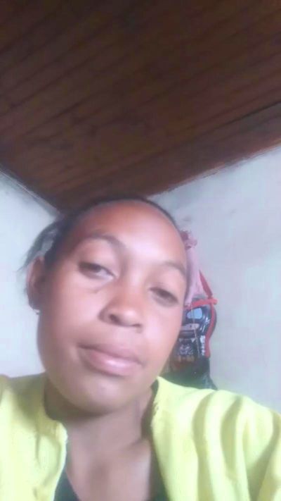 Roginah live cam on Cam4
