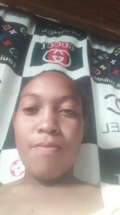 Roginah live cam on Cam4