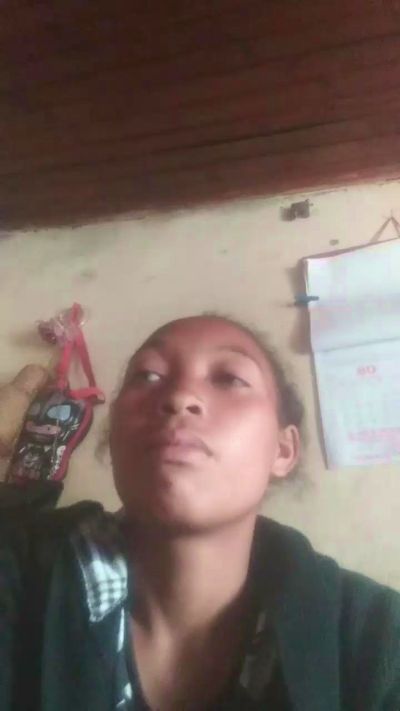 Roginah live cam on Cam4