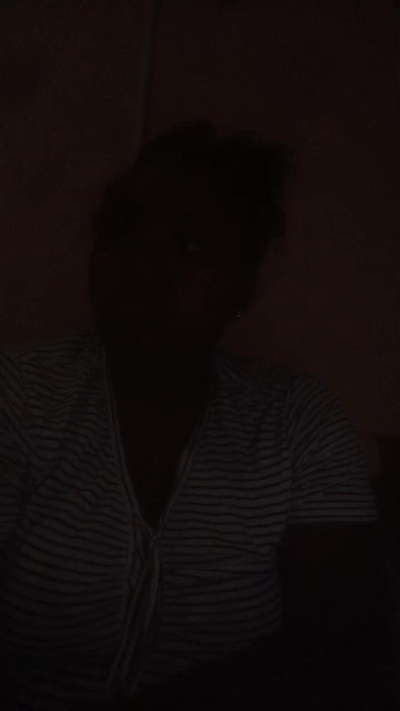 Roginah live cam on Cam4